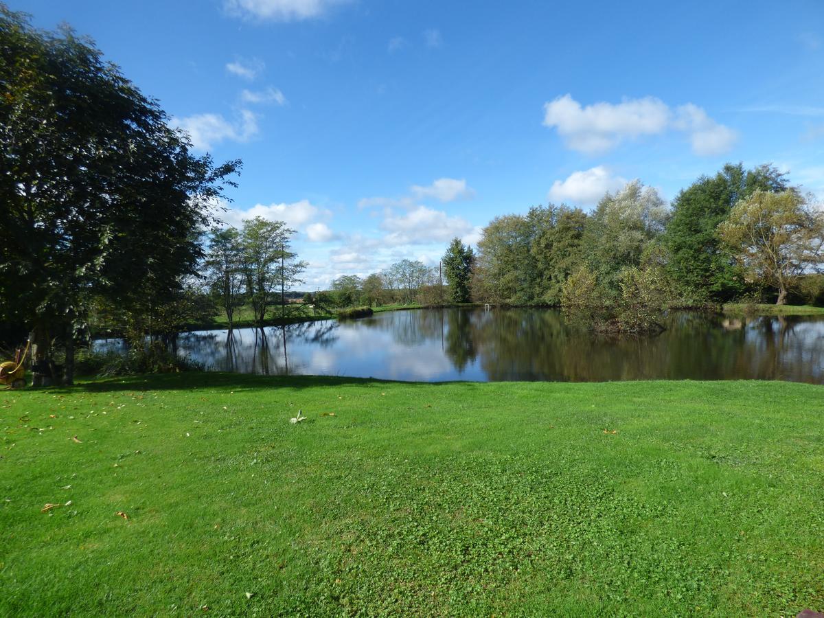 Bed and Breakfast La Ferme Du Chateau Tresnay Exterior foto